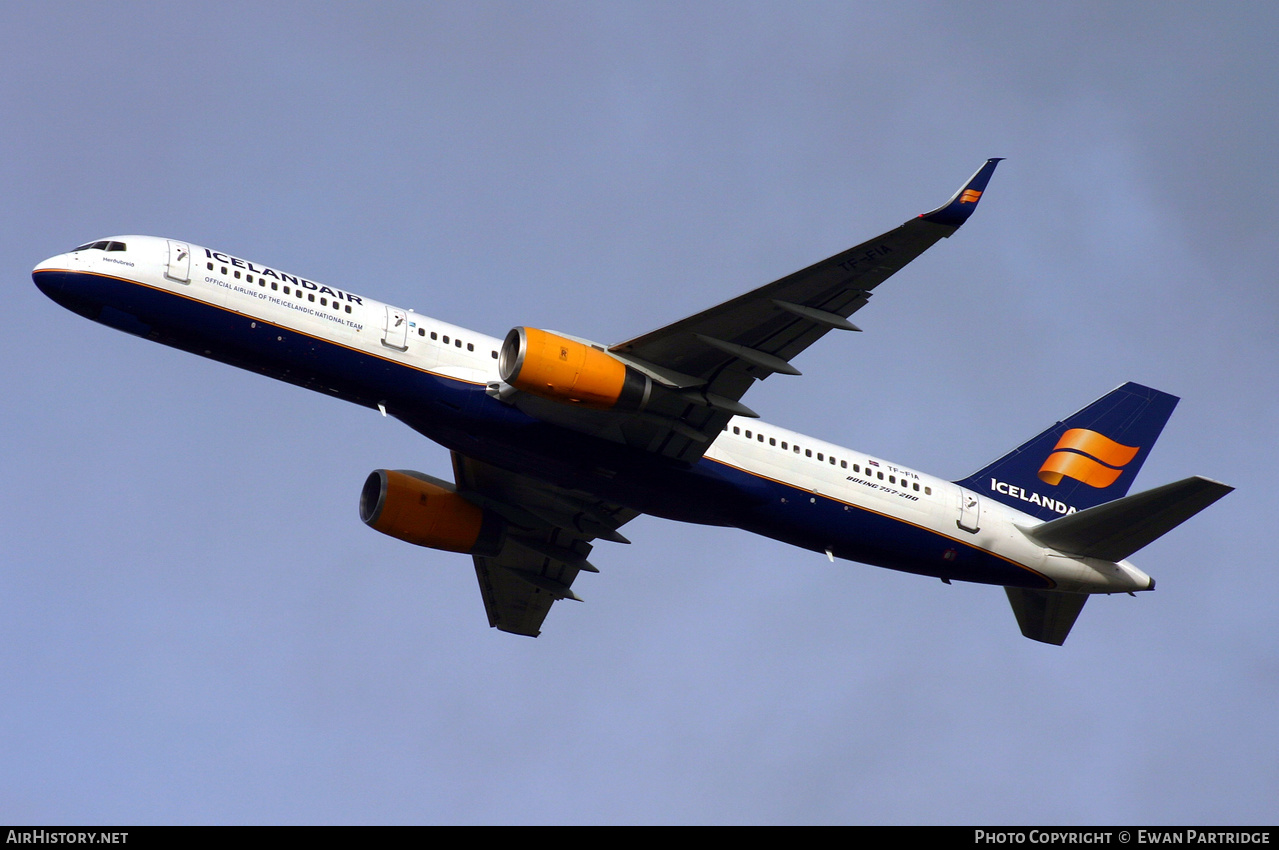 Aircraft Photo of TF-FIA | Boeing 757-256 | Icelandair | AirHistory.net #515990