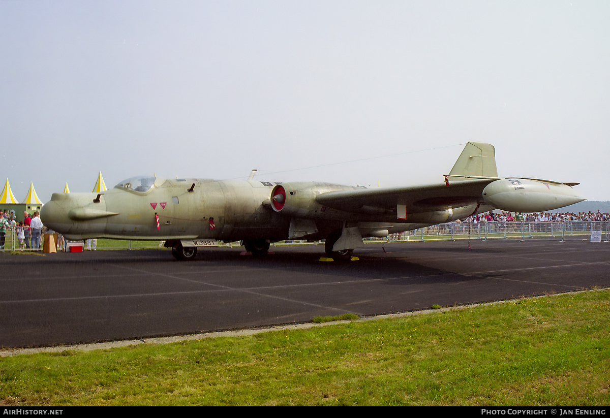 Aircraft Photo of WJ981 | English Electric Canberra T17A | UK - Air Force | AirHistory.net #516174