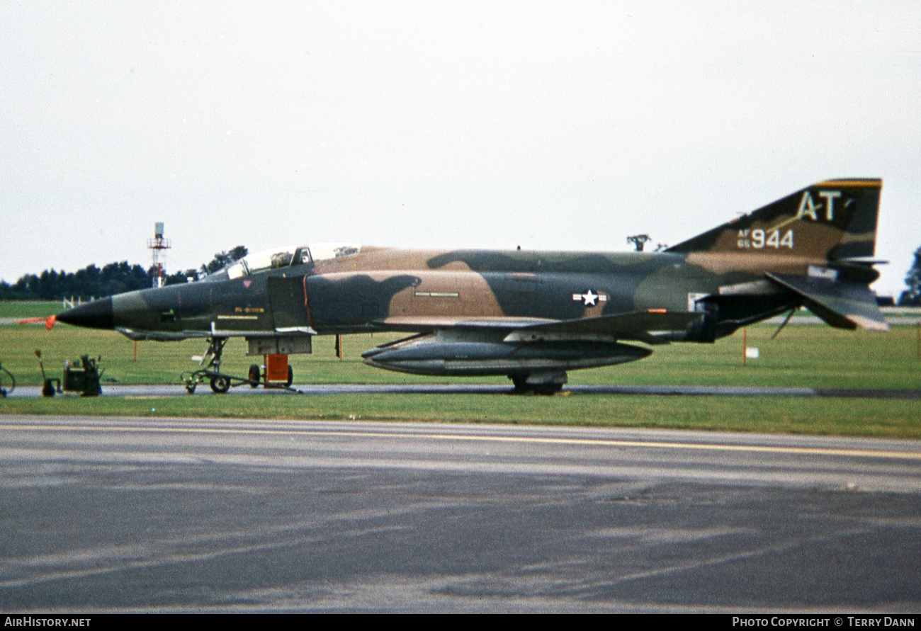 Aircraft Photo of 65-0944 / AF65-944 | McDonnell RF-4C Phantom II | USA - Air Force | AirHistory.net #516295