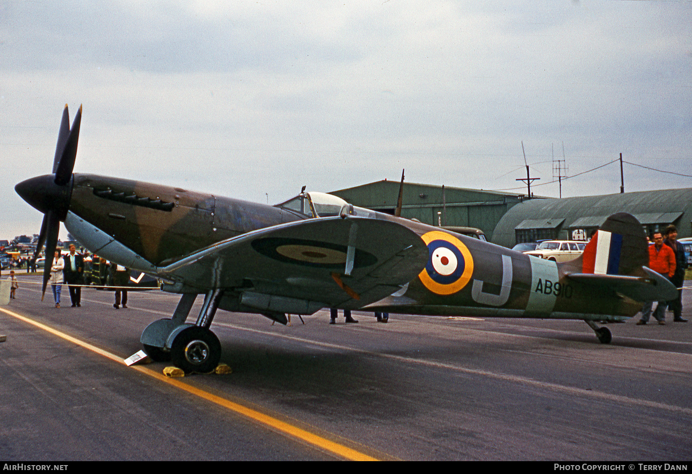 Aircraft Photo of AB910 | Supermarine 349 Spitfire LF5B | UK - Air Force | AirHistory.net #516306