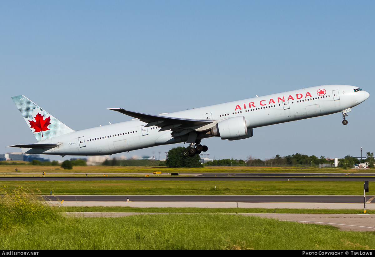Aircraft Photo of C-FIUL | Boeing 777-333/ER | Air Canada | AirHistory.net #516437