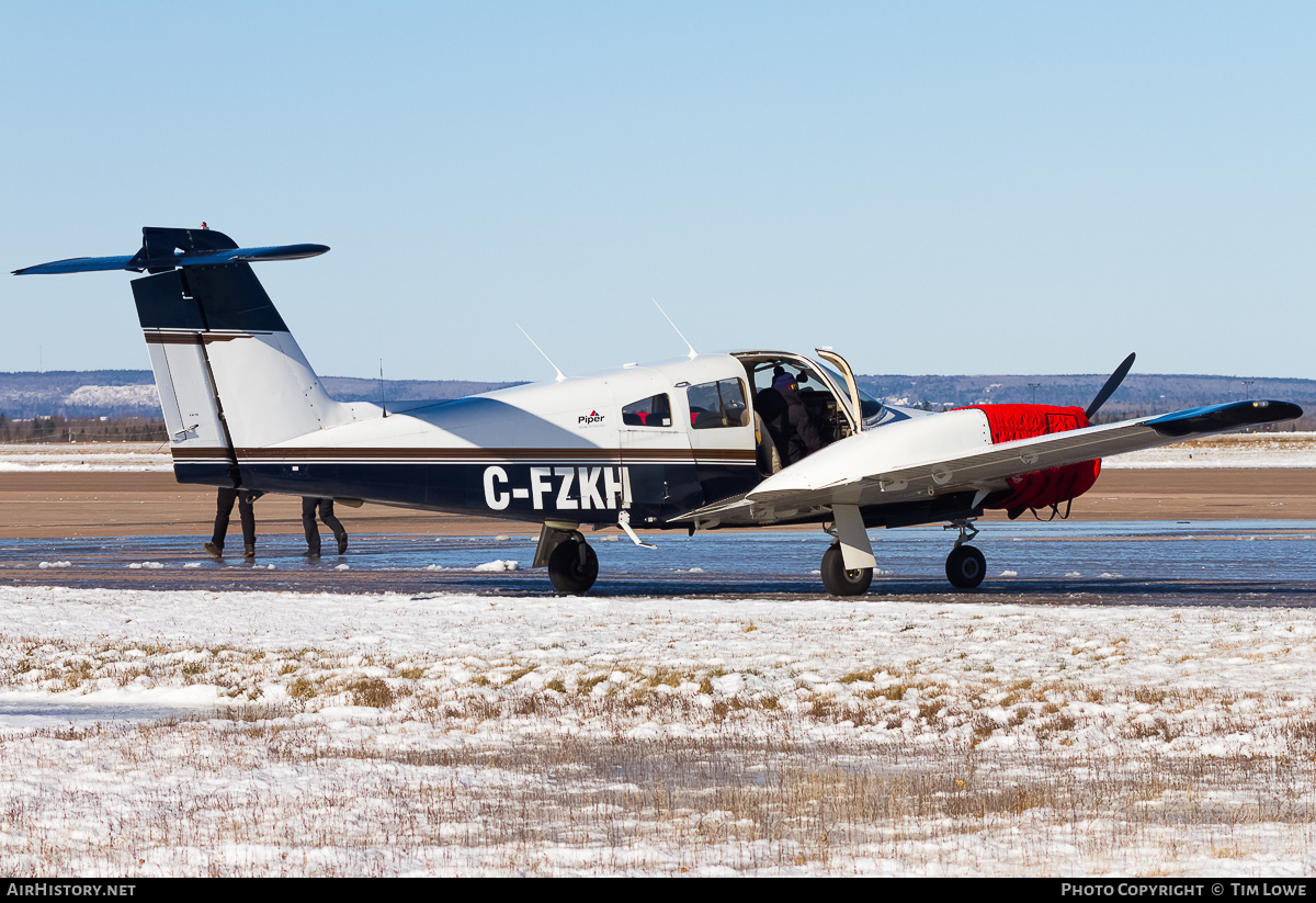 Aircraft Photo of C-FZKH | Piper PA-44-180 Seminole | AirHistory.net #516570