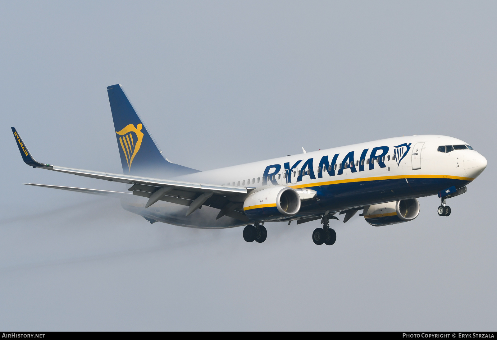 Aircraft Photo of SP-RKG | Boeing 737-800 | Ryanair | AirHistory.net #516602