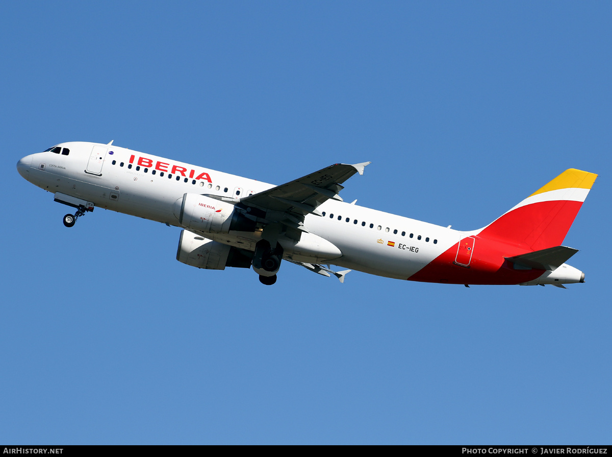 Aircraft Photo of EC-IEG | Airbus A320-214 | Iberia | AirHistory.net #516688