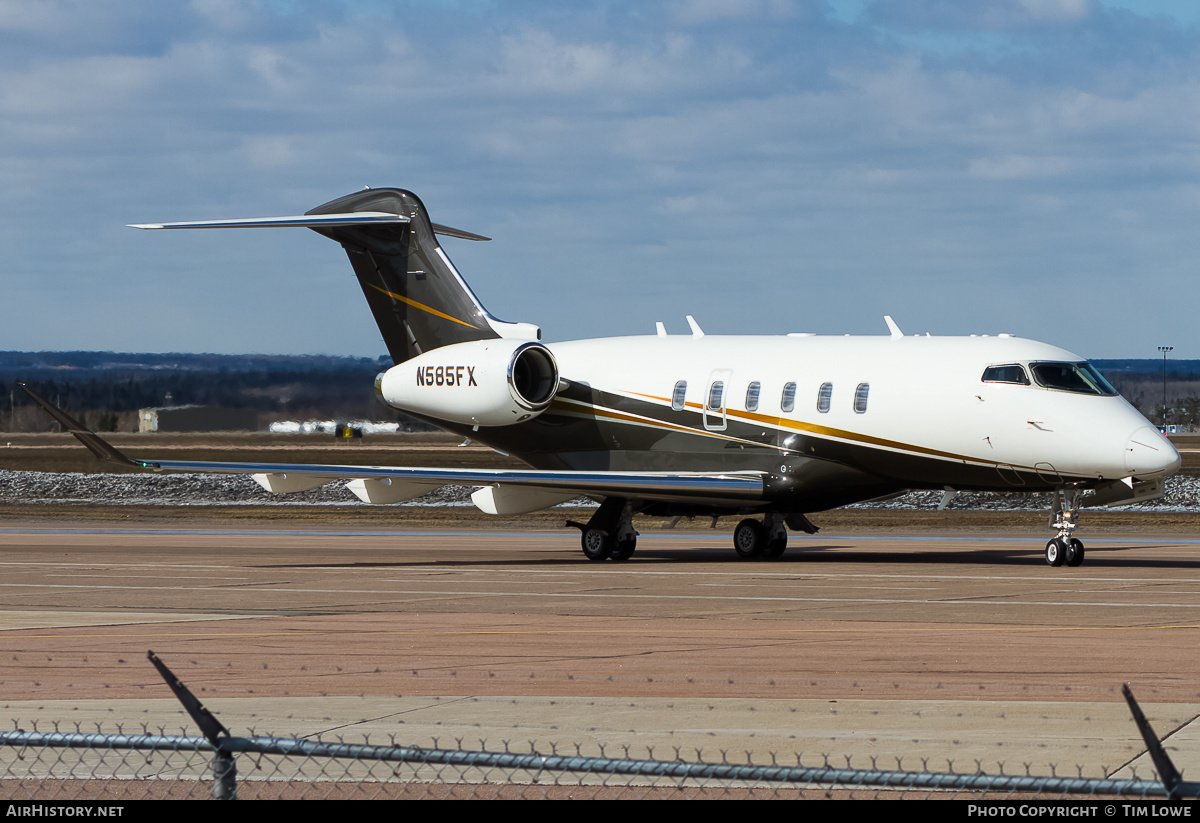 Aircraft Photo of N585FX | Bombardier Challenger 350 (BD-100-1A10) | AirHistory.net #516724