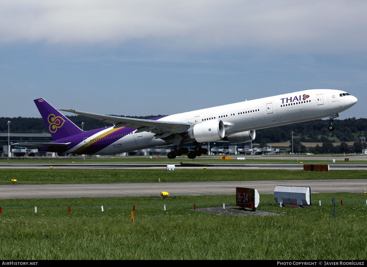 Aircraft Photo of HS-TKW | Boeing 777-3D7/ER | Thai Airways International | AirHistory.net #516978