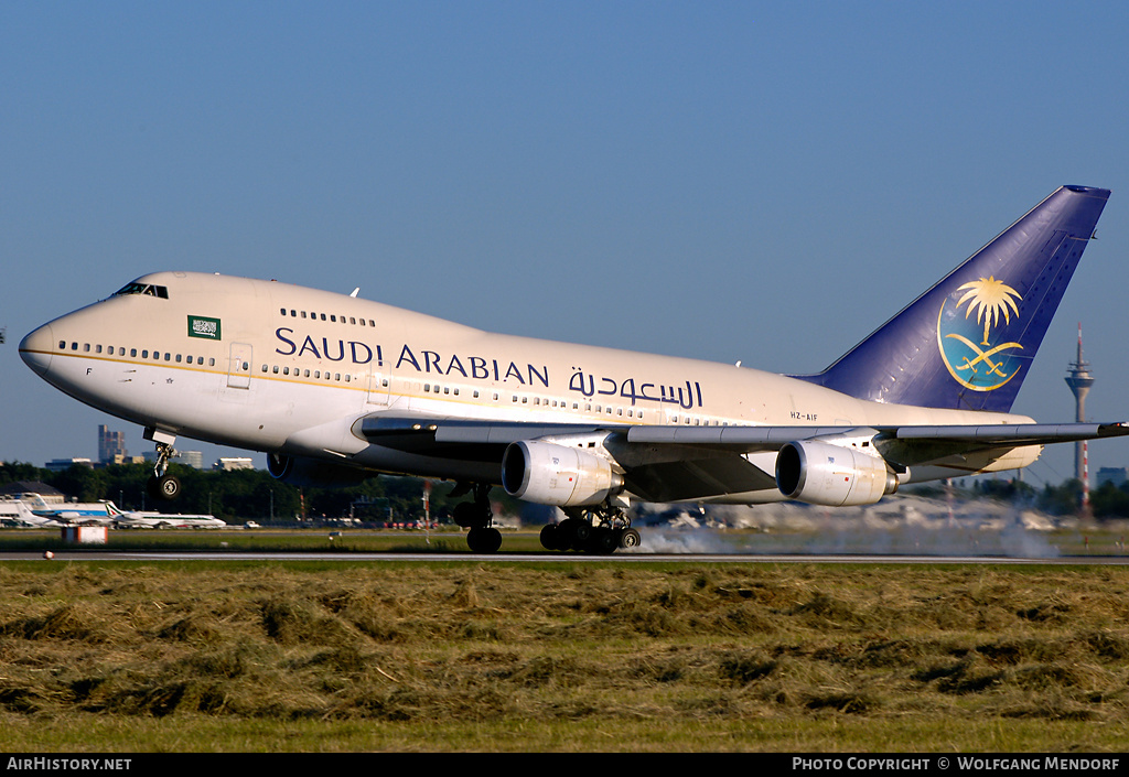 Aircraft Photo of HZ-AIF | Boeing 747SP-68 | Saudi Arabian Royal Flight | AirHistory.net #517023