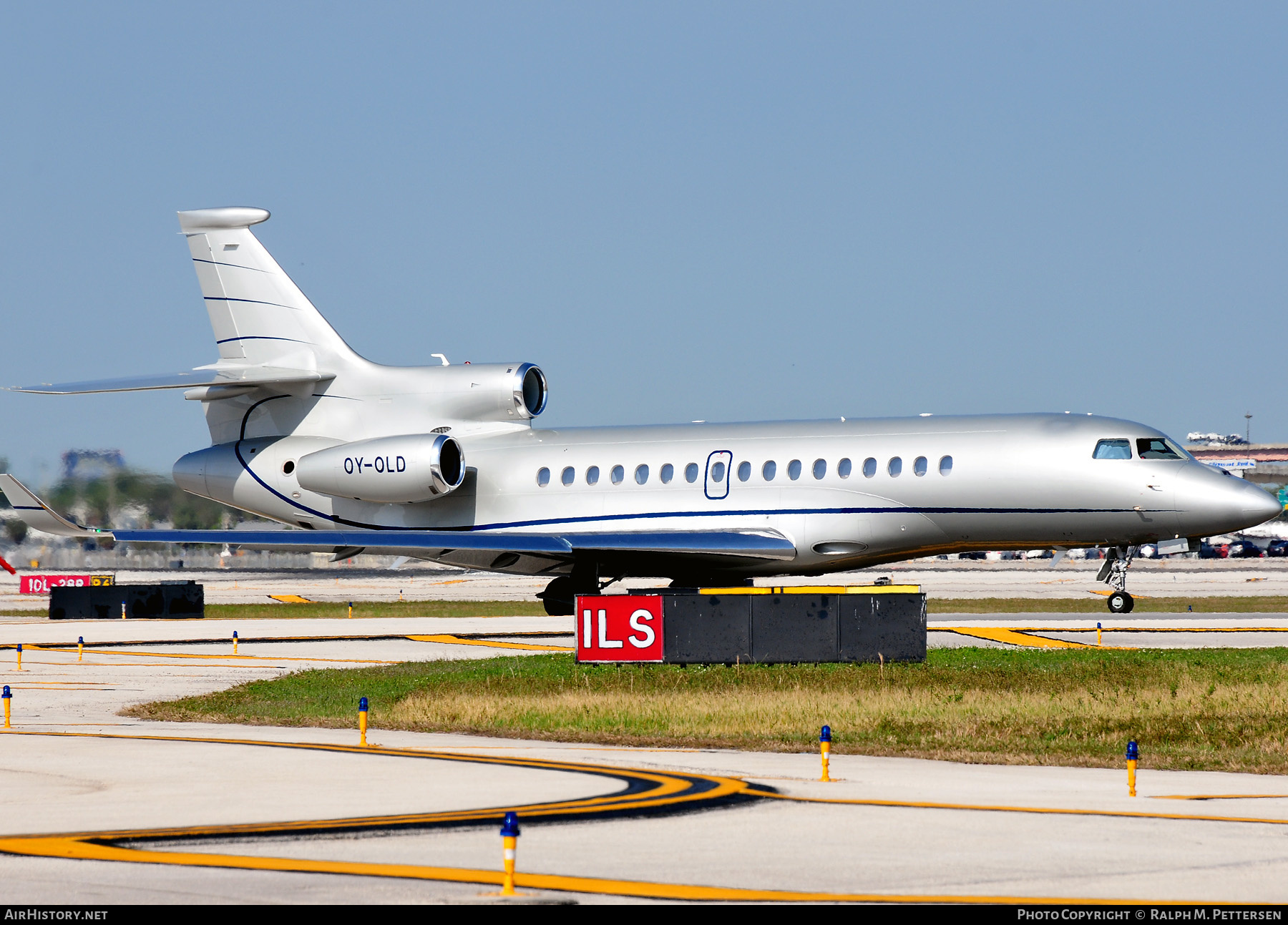 Aircraft Photo of OY-OLD | Dassault Falcon 8X | AirHistory.net #517049