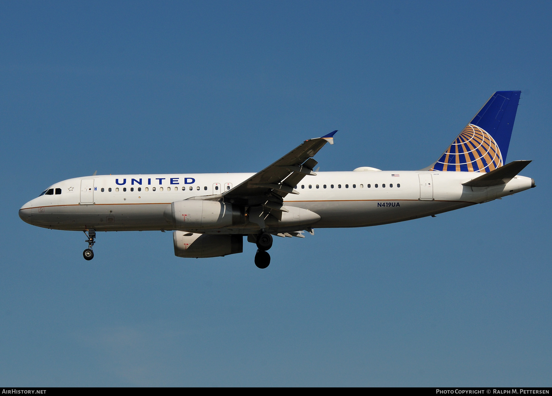 Aircraft Photo of N419UA | Airbus A320-232 | United Airlines | AirHistory.net #517060