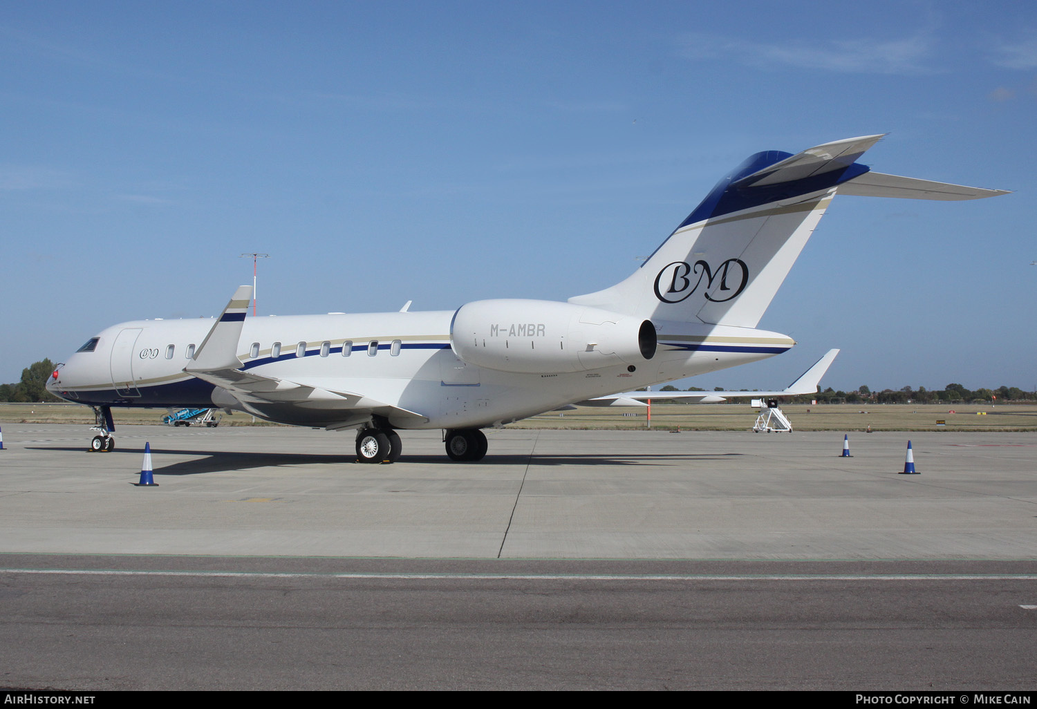 Aircraft Photo of M-AMBR | Bombardier Global 5000 (BD-700-1A11) | AirHistory.net #517099