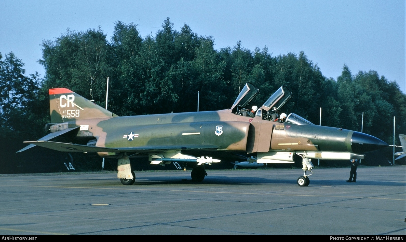 Aircraft Photo of 69-7558 / AF69-558 | McDonnell Douglas F-4E Phantom II | USA - Air Force | AirHistory.net #517228