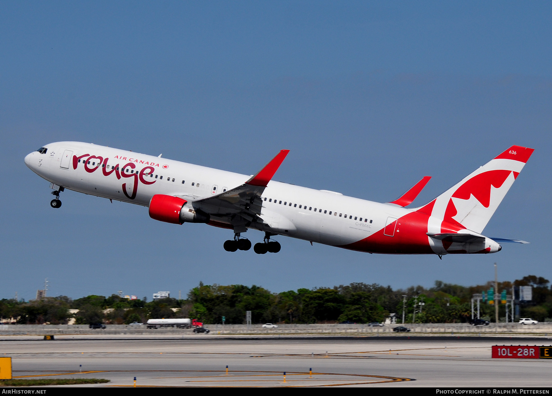 Aircraft Photo of C-FMXC | Boeing 767-333/ER | Air Canada Rouge | AirHistory.net #517282