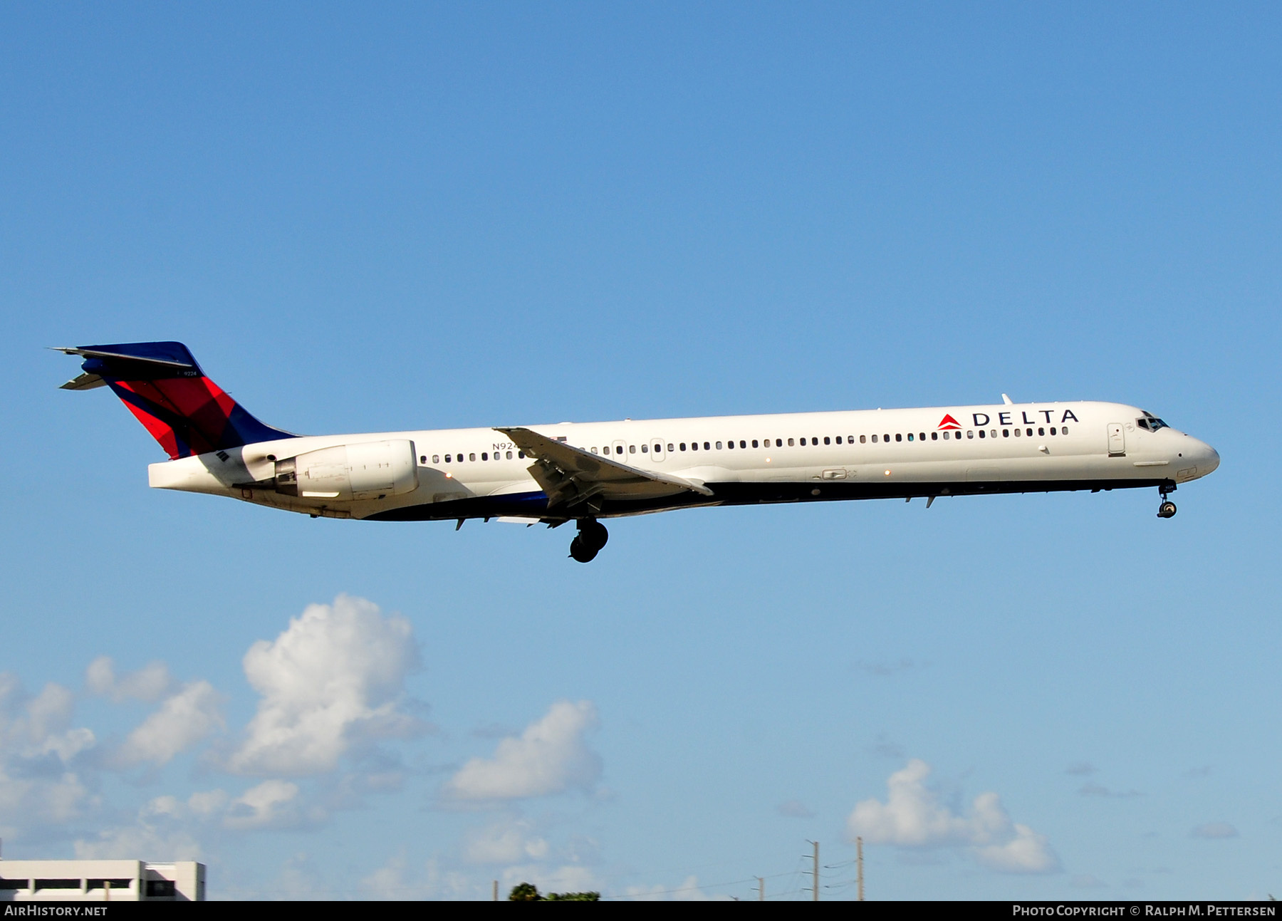 Aircraft Photo of N924DN | McDonnell Douglas MD-90-30 | Delta Air Lines | AirHistory.net #517299