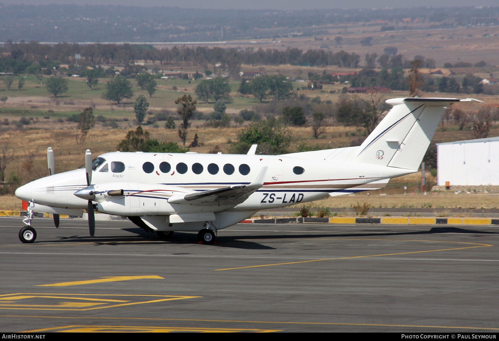 Aircraft Photo of ZS-LAD | Beech Super King Air 350 (B300) | AirHistory.net #517314