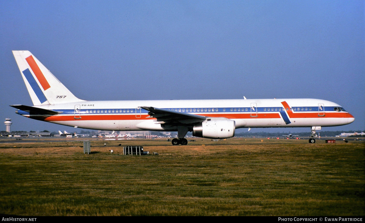 Aircraft Photo of PH-AHE | Boeing 757-27B | AirHistory.net #517401