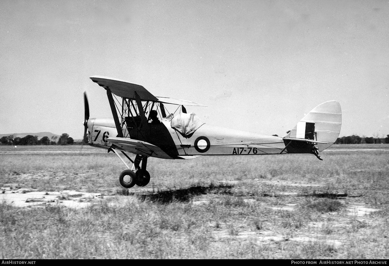 Aircraft Photo of A17-76 | De Havilland D.H. 82A Tiger Moth | Australia - Air Force | AirHistory.net #517479