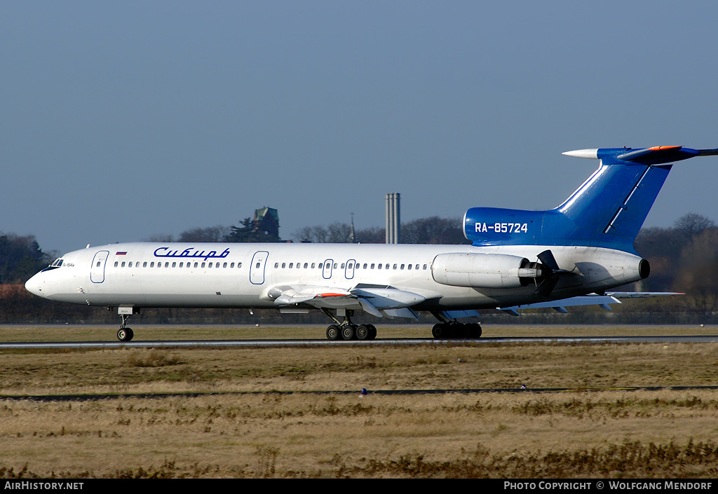 Aircraft Photo of RA-85724 | Tupolev Tu-154M | Sibir - Siberia Airlines | AirHistory.net #517494