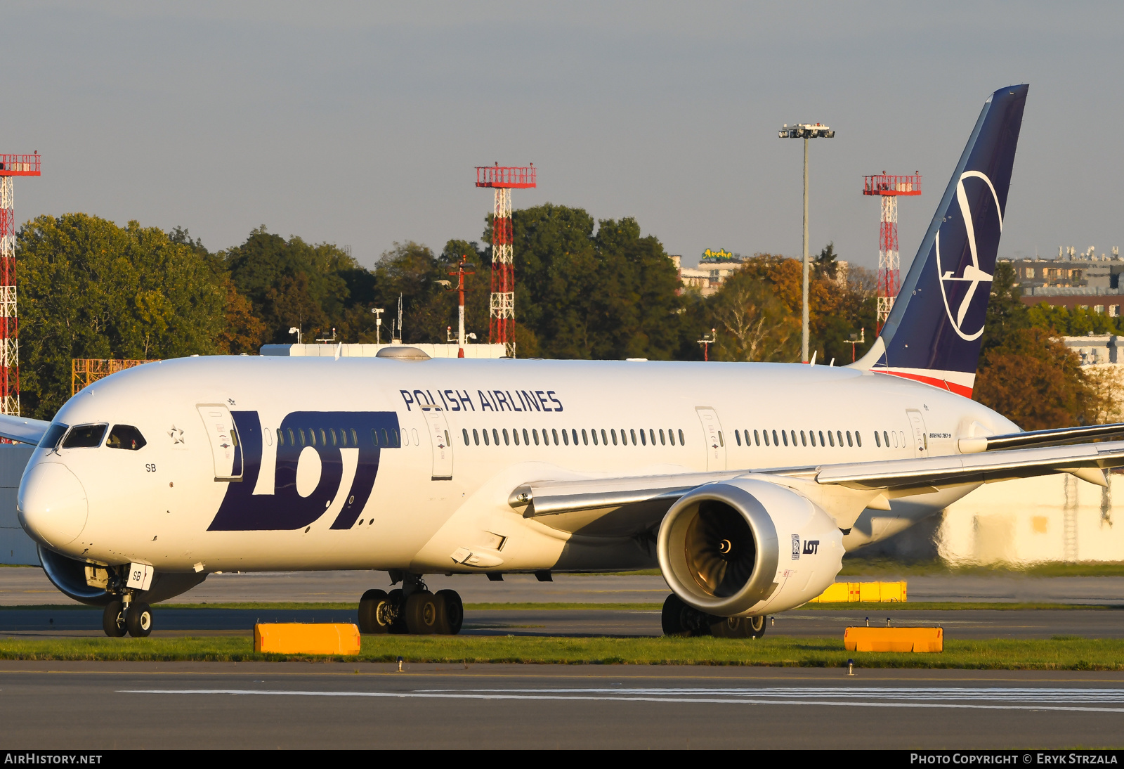 Aircraft Photo of SP-LSB | Boeing 787-8 Dreamliner | LOT Polish Airlines - Polskie Linie Lotnicze | AirHistory.net #517690