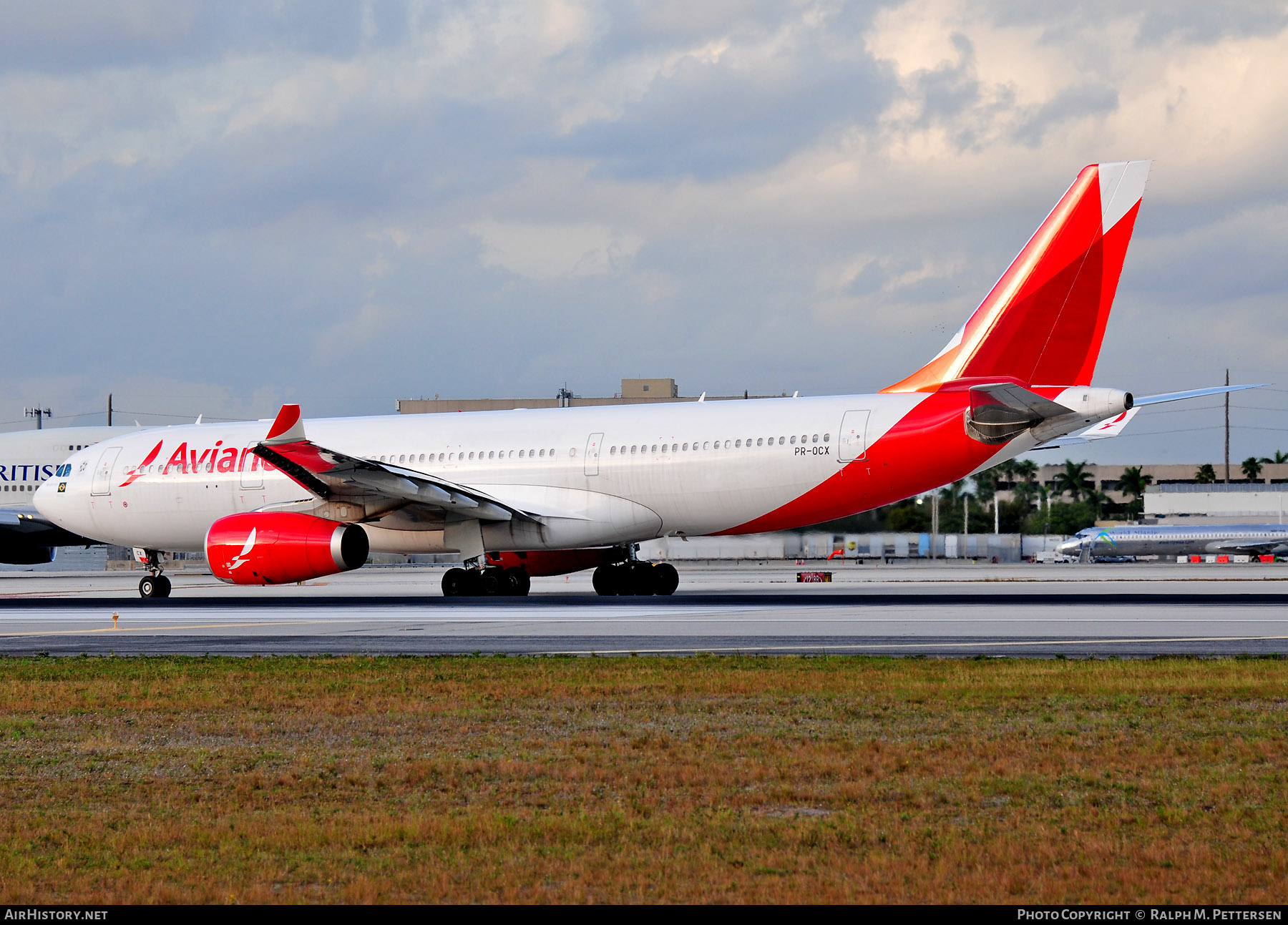 Aircraft Photo of PR-OCX | Airbus A330-243 | Avianca | AirHistory.net #517968