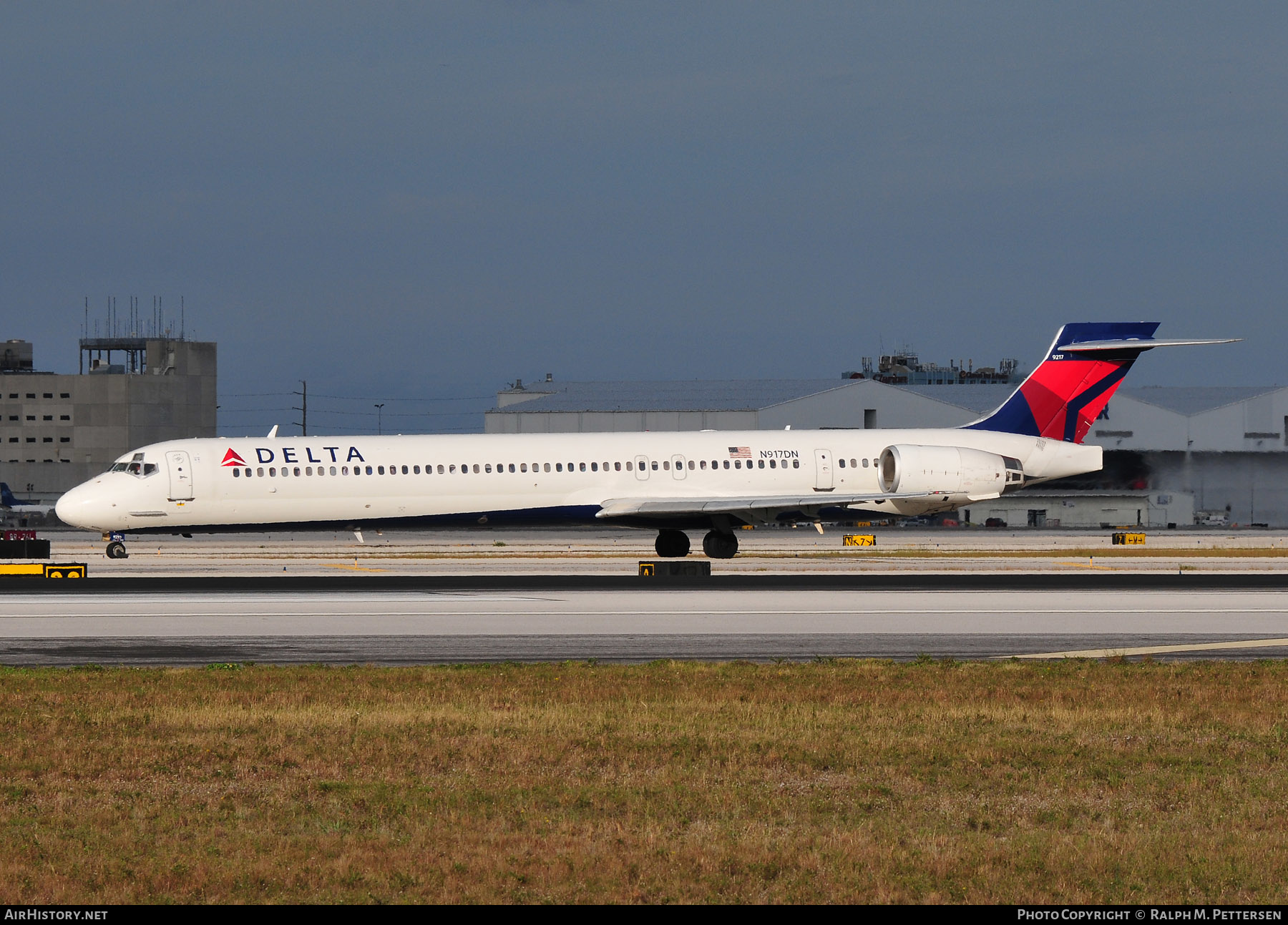 Aircraft Photo of N917DN | McDonnell Douglas MD-90-30 | Delta Air Lines | AirHistory.net #517978