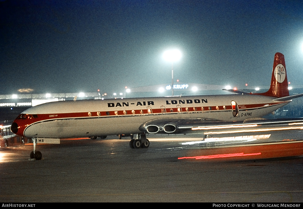 Aircraft Photo of G-APME | De Havilland D.H. 106 Comet 4B | Dan-Air London | AirHistory.net #518090