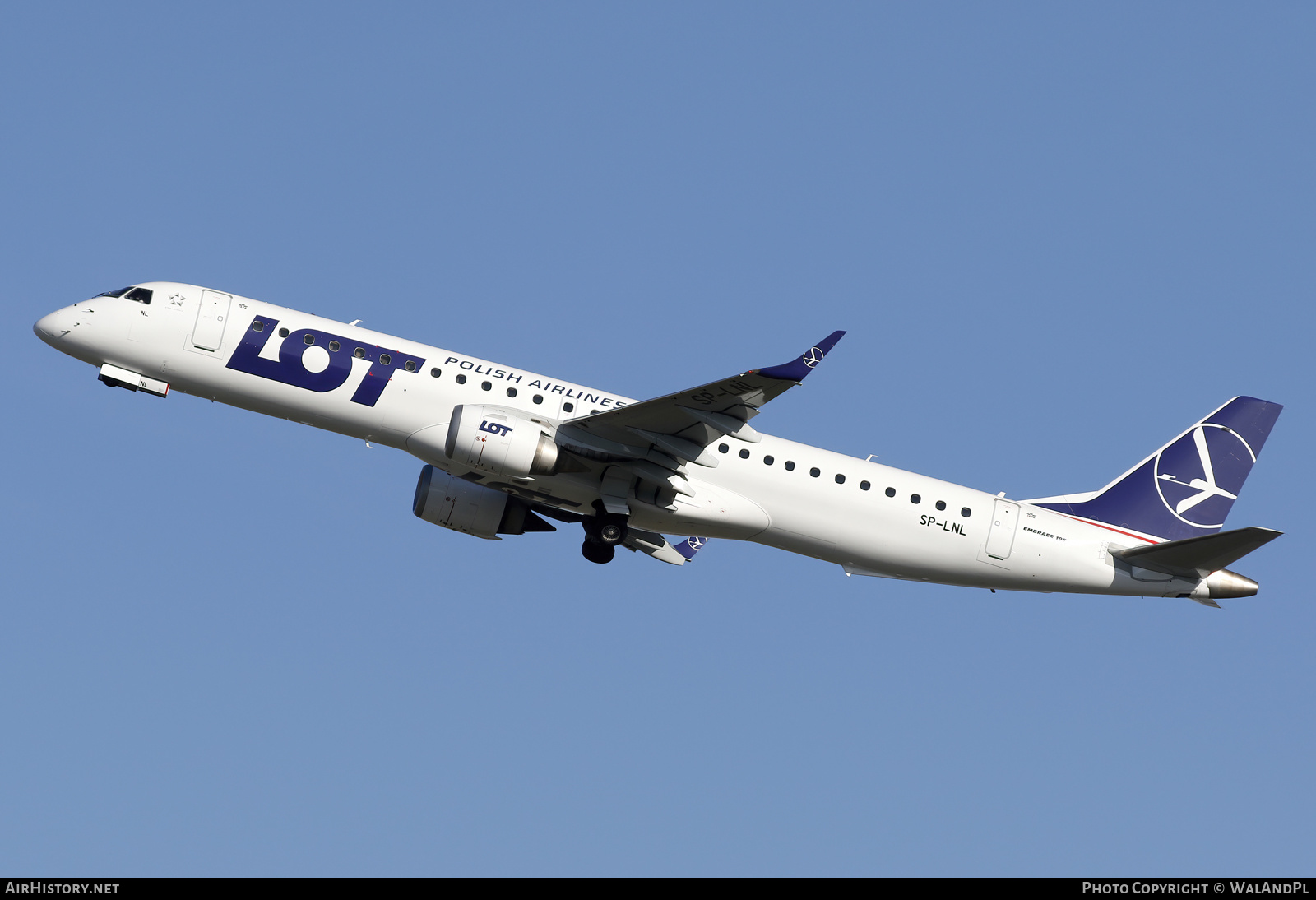 Aircraft Photo of SP-LNL | Embraer 195LR (ERJ-190-200LR) | LOT Polish Airlines - Polskie Linie Lotnicze | AirHistory.net #518219