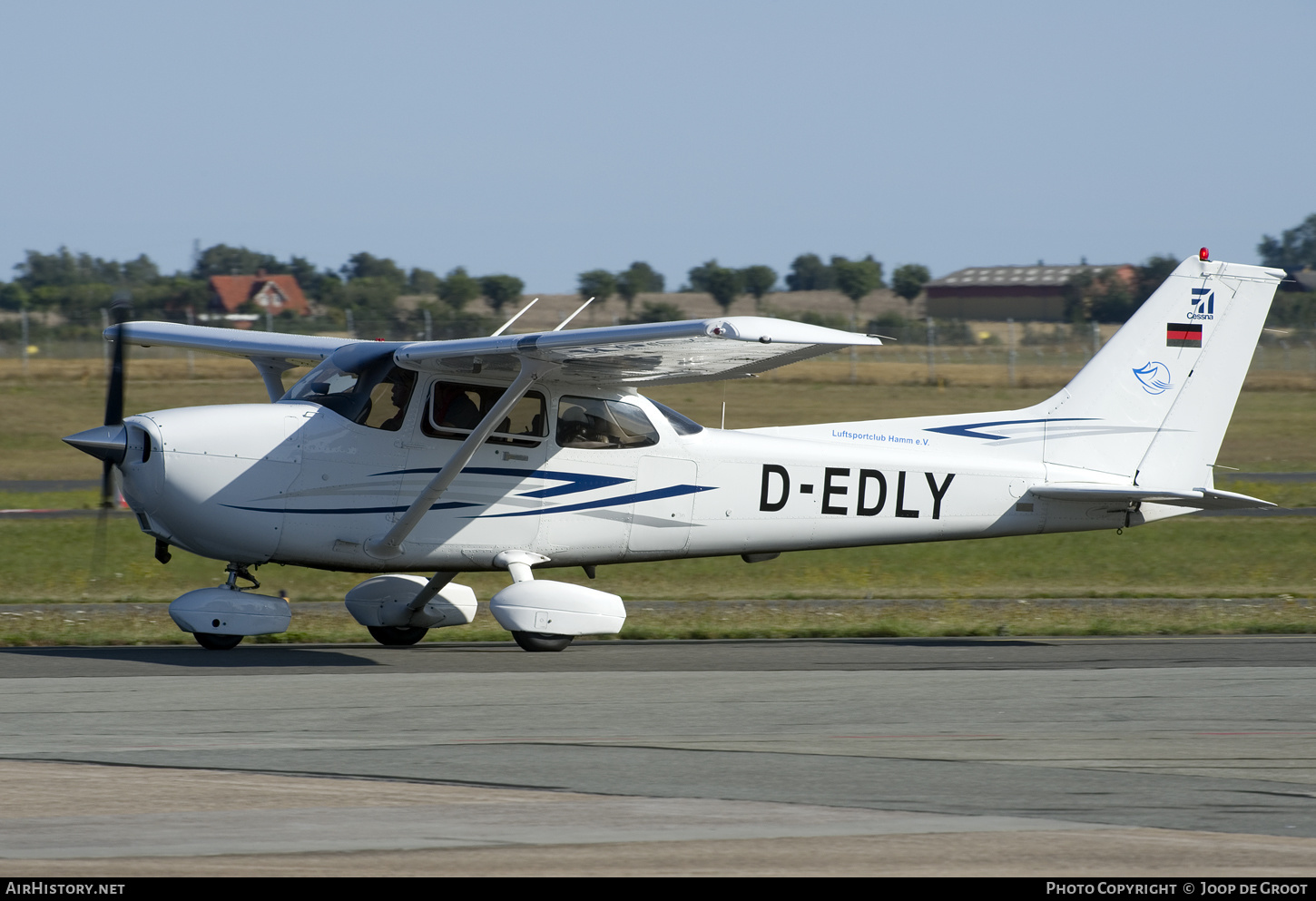 Aircraft Photo of D-EDLY | Cessna 172S Skyhawk SP | Luftsportclub Hamm | AirHistory.net #518249