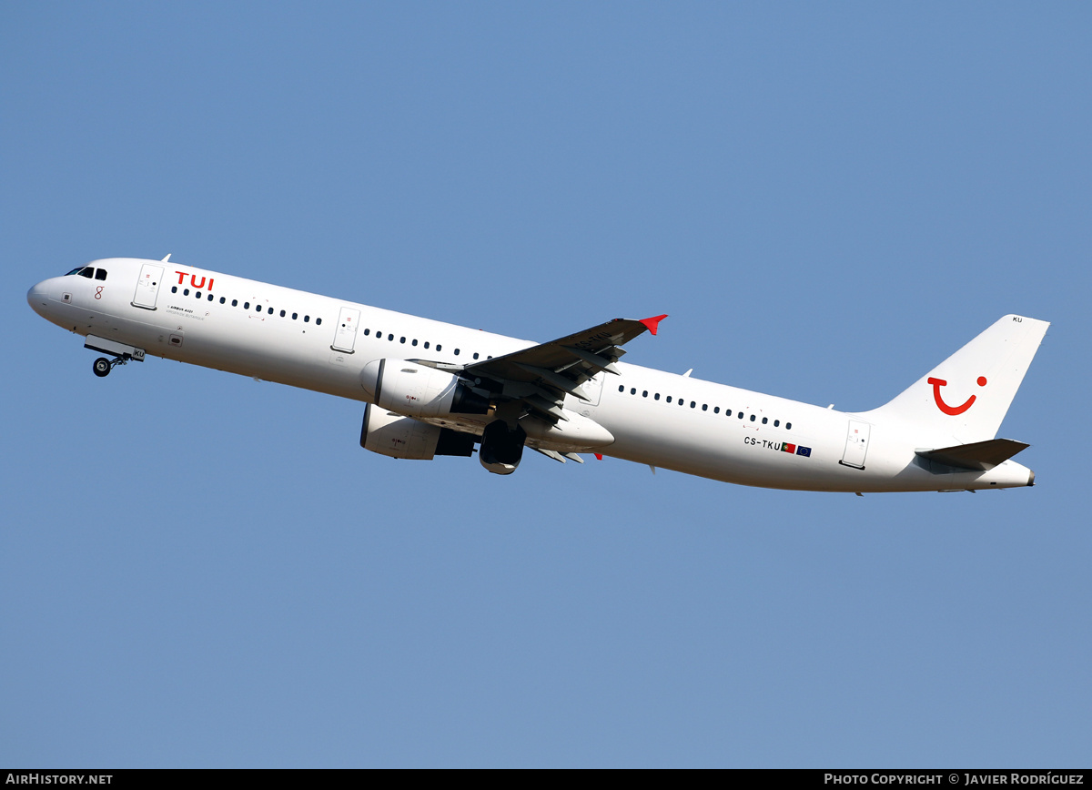 Aircraft Photo of CS-TKU | Airbus A321-211 | TUI | AirHistory.net #518253