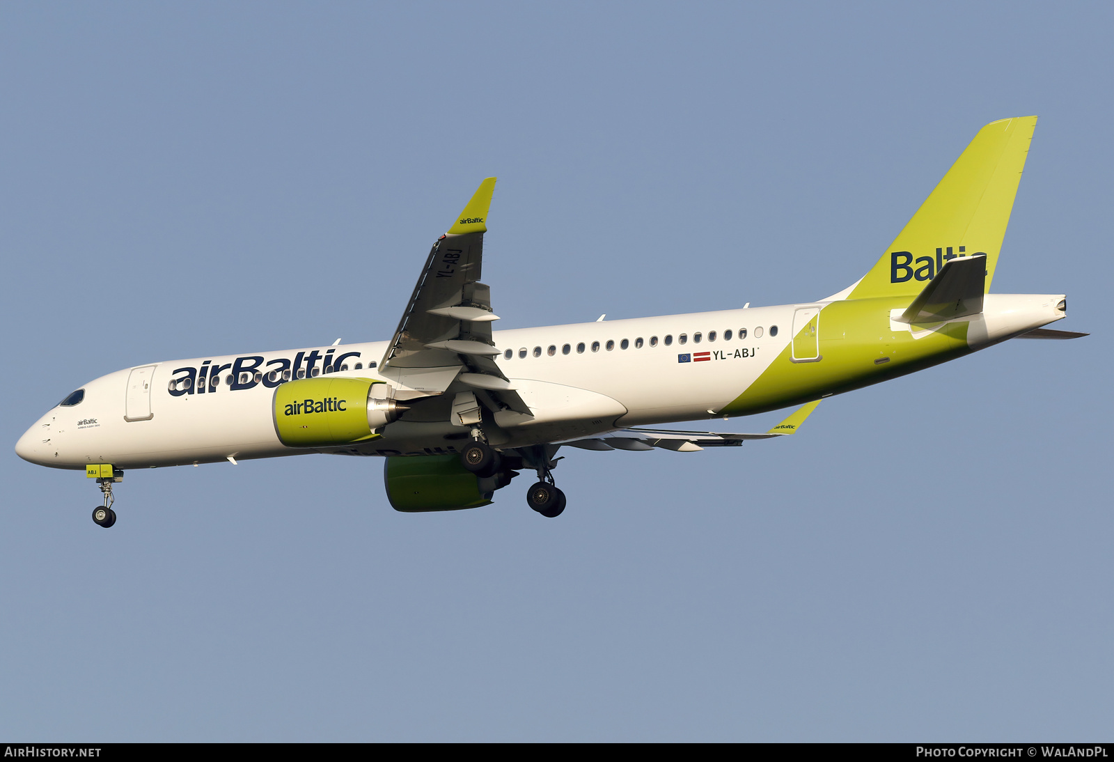 Aircraft Photo of YL-ABJ | Airbus A220-371 (BD-500-1A11) | AirBaltic | AirHistory.net #518293