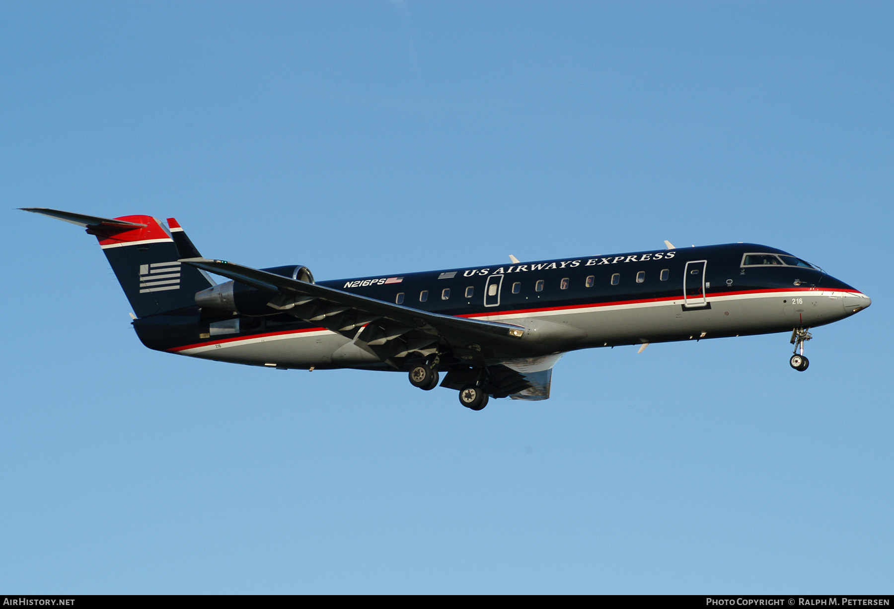 Aircraft Photo of N216PS | Bombardier CRJ-200ER (CL-600-2B19) | US Airways Express | AirHistory.net #518330