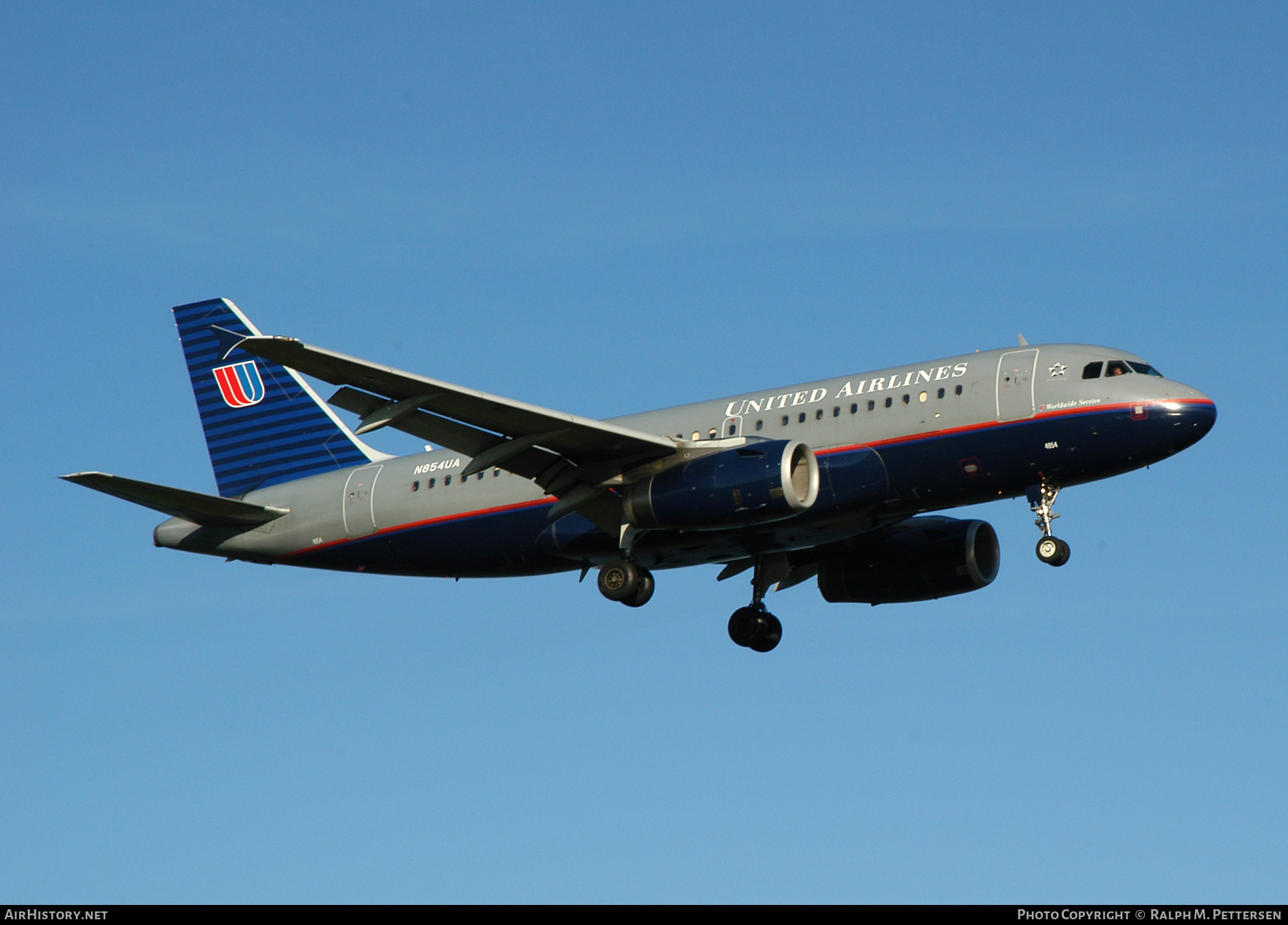 Aircraft Photo of N854UA | Airbus A319-131 | United Airlines | AirHistory.net #518334