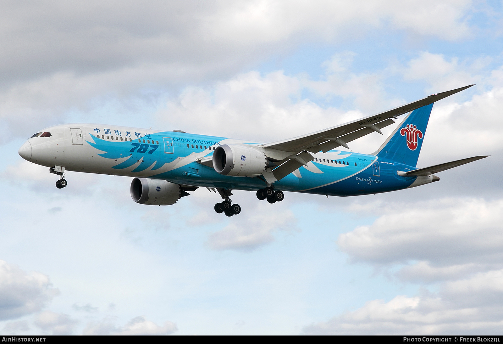 Aircraft Photo of B-1243 | Boeing 787-9 Dreamliner | China Southern Airlines | AirHistory.net #518375
