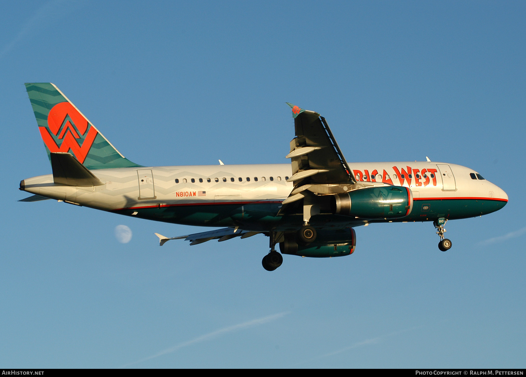 Aircraft Photo of N810AW | Airbus A319-132 | America West Airlines | AirHistory.net #518384