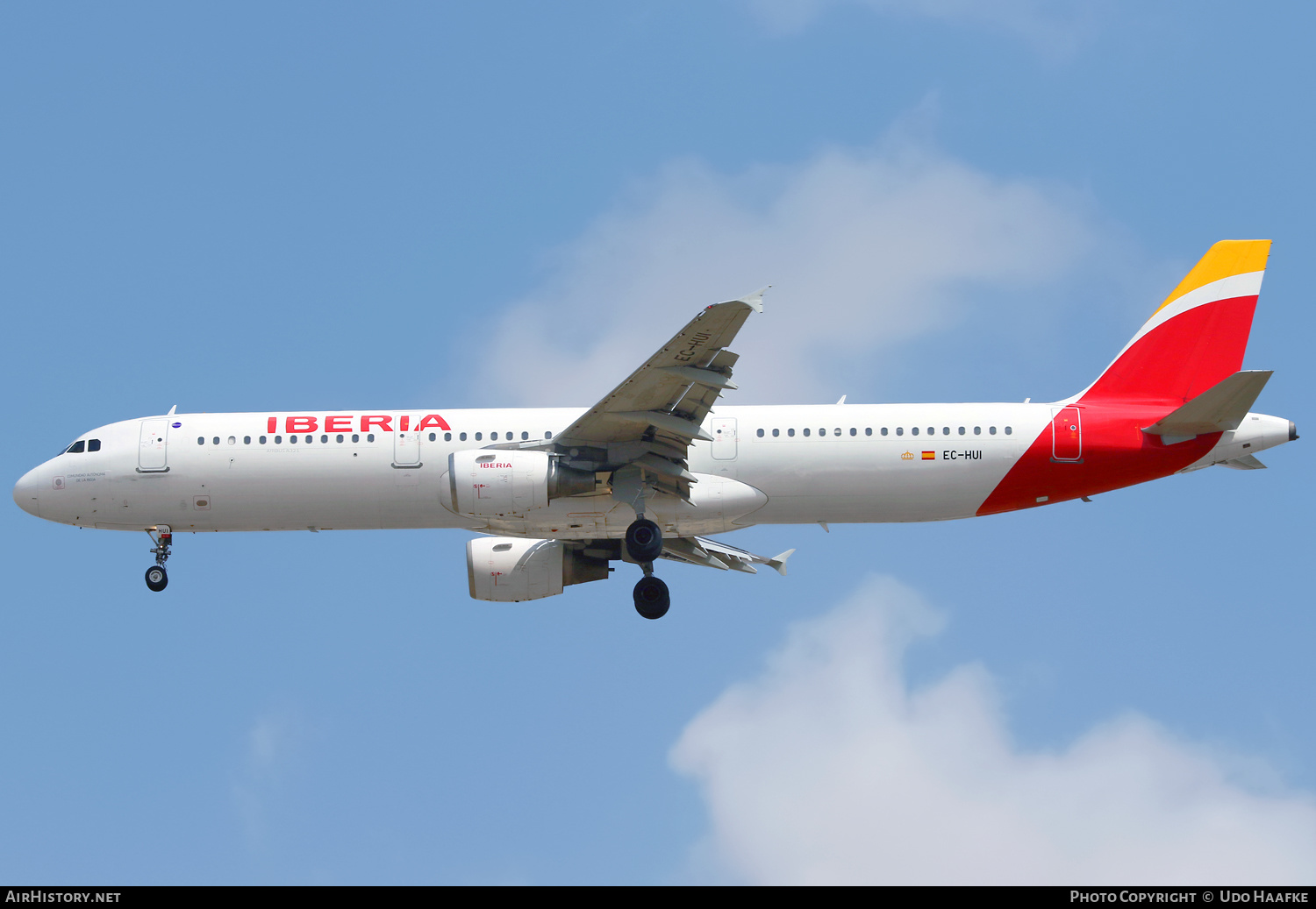 Aircraft Photo of EC-HUI | Airbus A321-212 | Iberia | AirHistory.net #518399