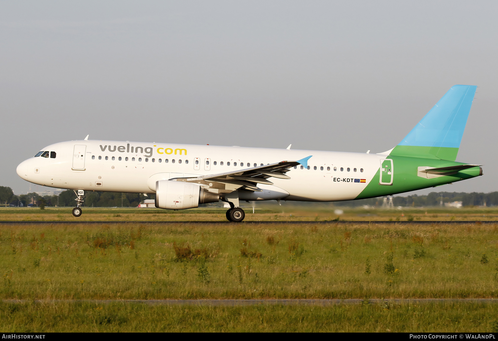 Aircraft Photo of EC-KDT | Airbus A320-216 | Vueling Airlines | AirHistory.net #518414