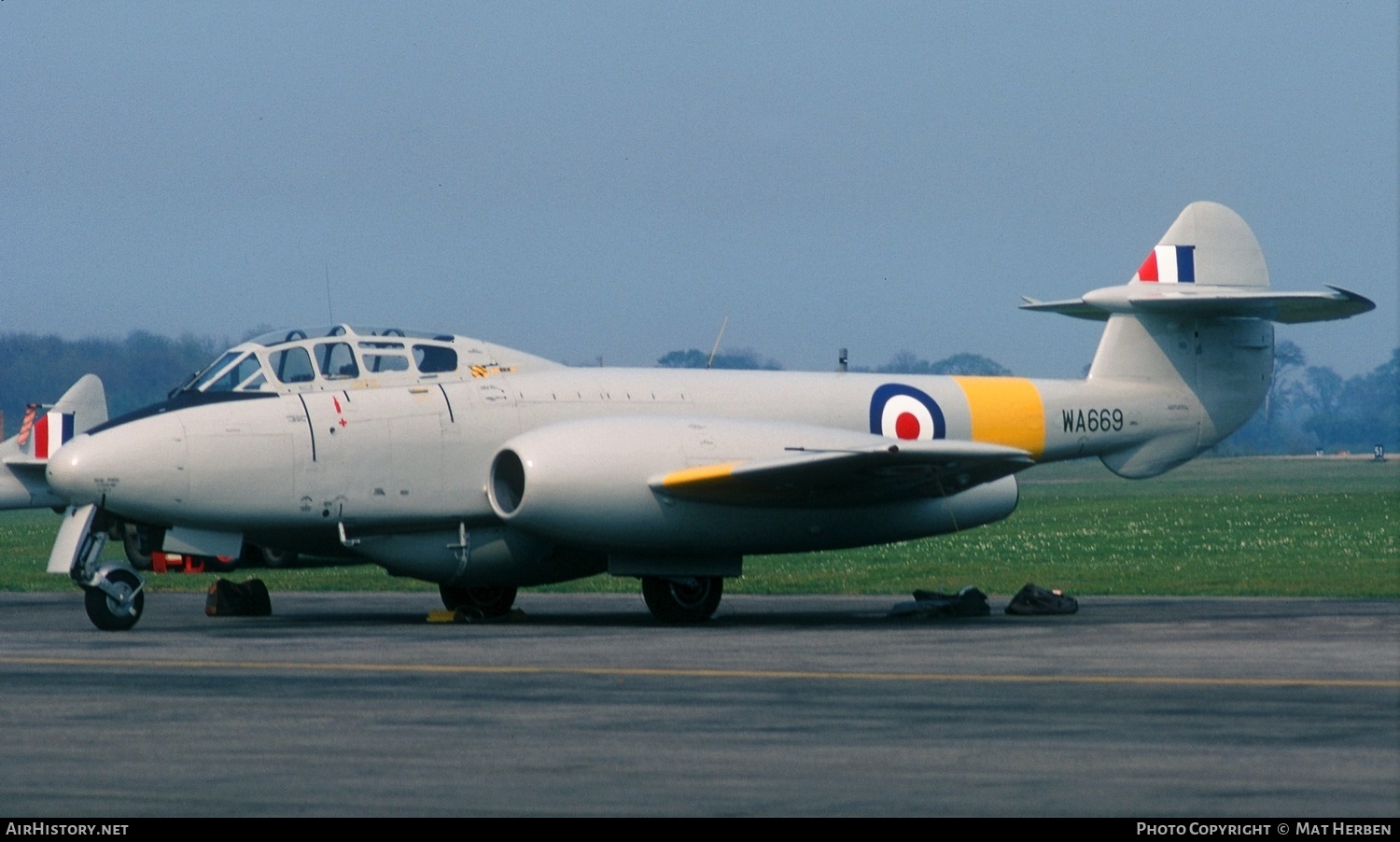 Aircraft Photo of WA669 | Gloster Meteor T7 | UK - Air Force | AirHistory.net #518419
