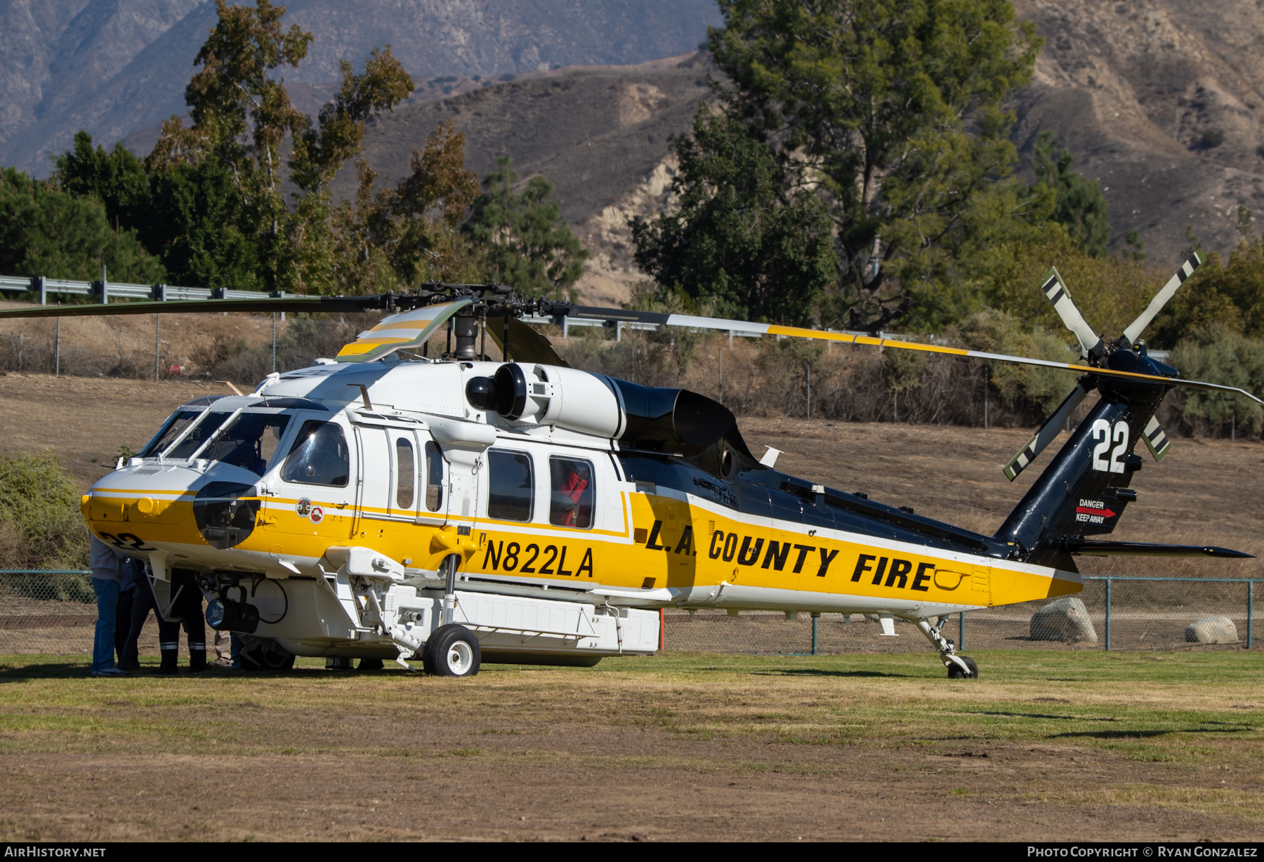 Aircraft Photo of N822LA | Sikorsky S-70i International Black Hawk | Los Angeles County Fire Department | AirHistory.net #518525