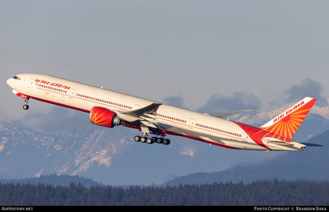 Aircraft Photo of VT-ALP | Boeing 777-337/ER | Air India | AirHistory.net #518531