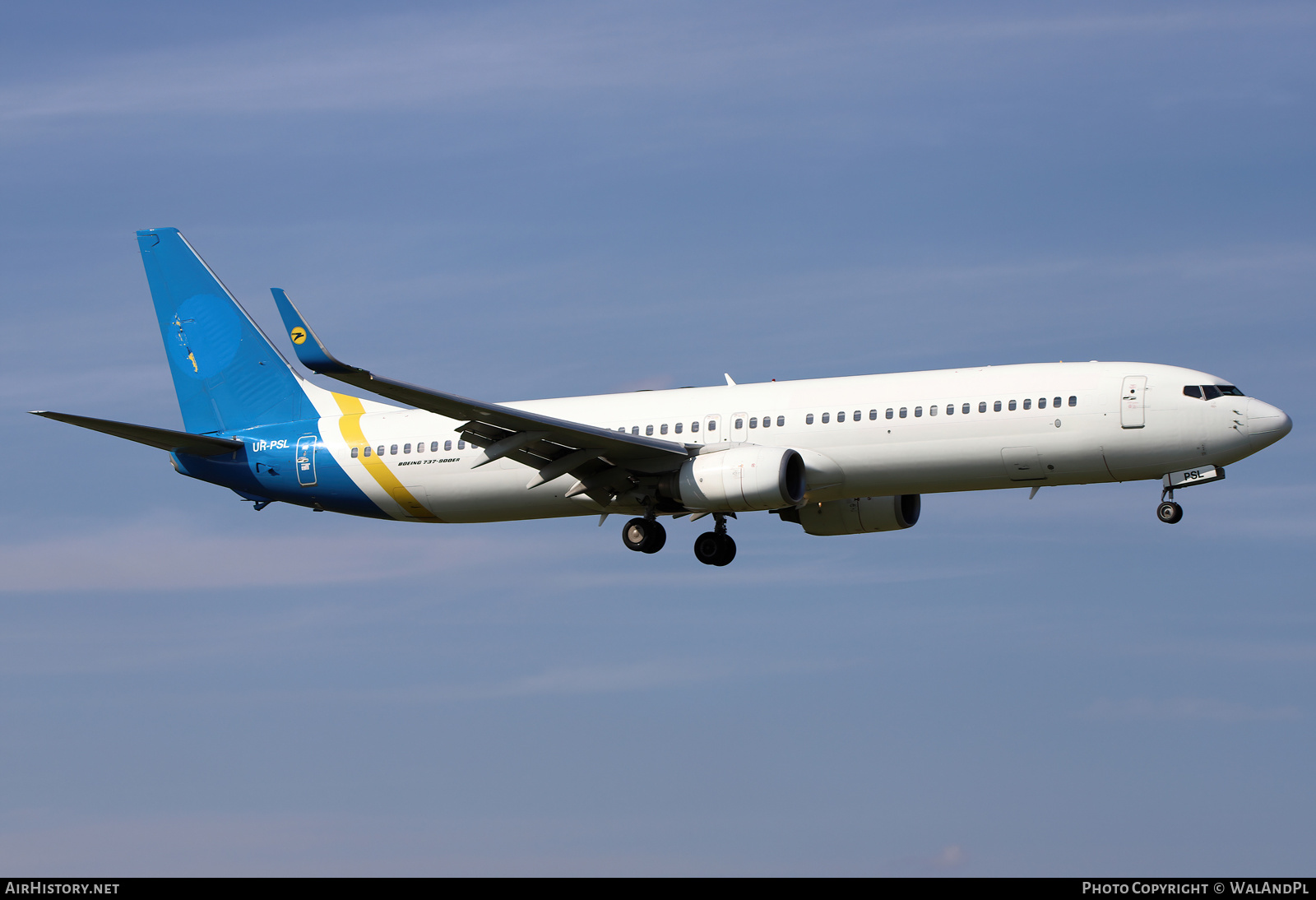 Aircraft Photo of UR-PSL | Boeing 737-94X/ER | Ukraine International Airlines | AirHistory.net #518564