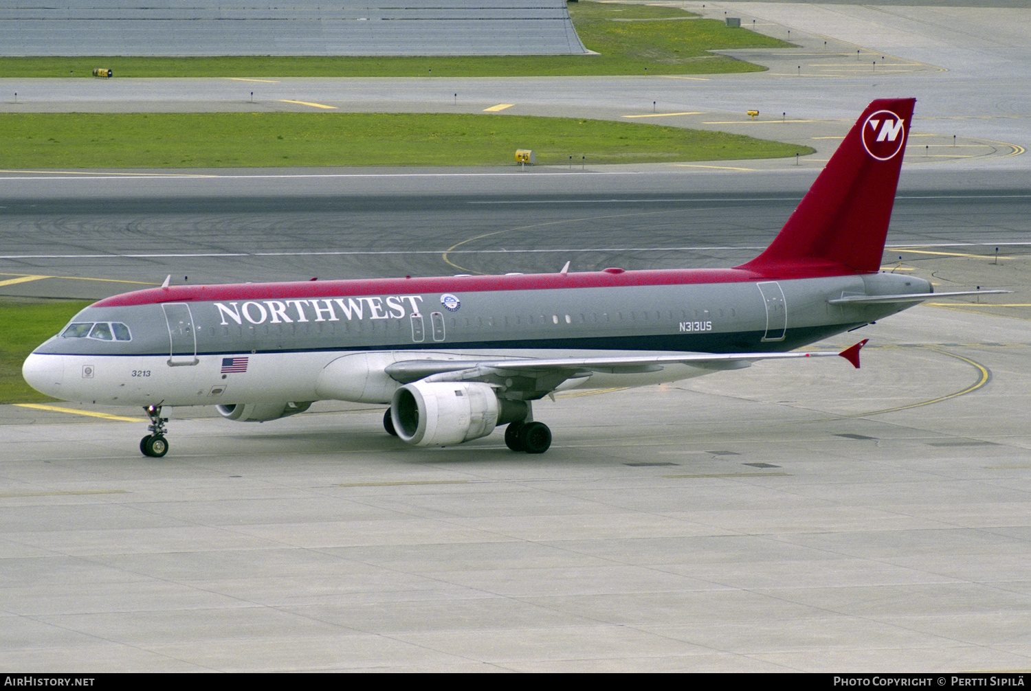 Aircraft Photo of N313US | Airbus A320-211 | Northwest Airlines | AirHistory.net #518576