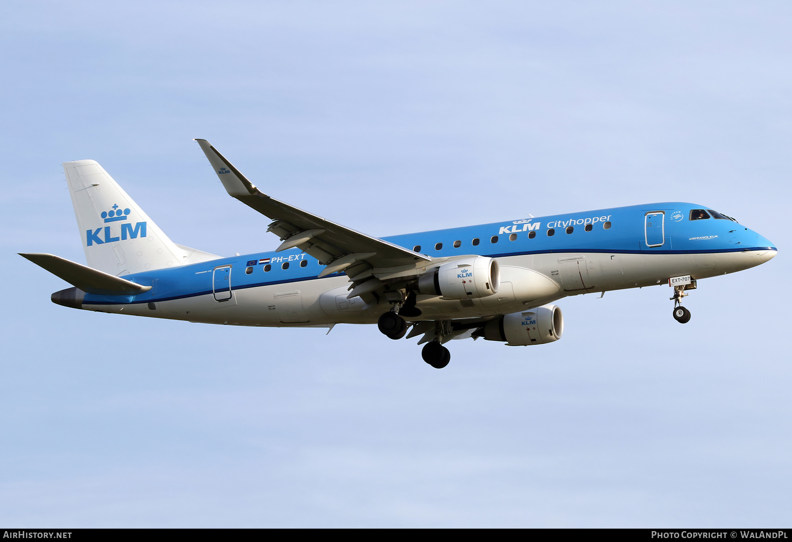 Aircraft Photo of PH-EXT | Embraer 175STD (ERJ-170-200STD) | KLM Cityhopper | AirHistory.net #518608