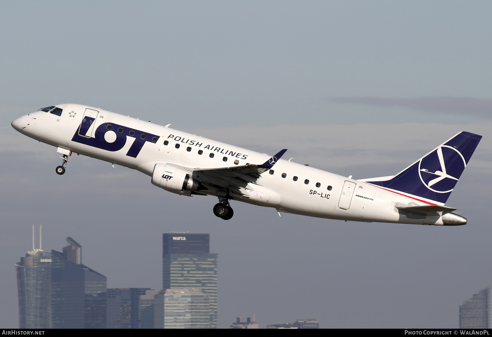 Aircraft Photo of SP-LIC | Embraer 175LR (ERJ-170-200LR) | LOT Polish Airlines - Polskie Linie Lotnicze | AirHistory.net #518895