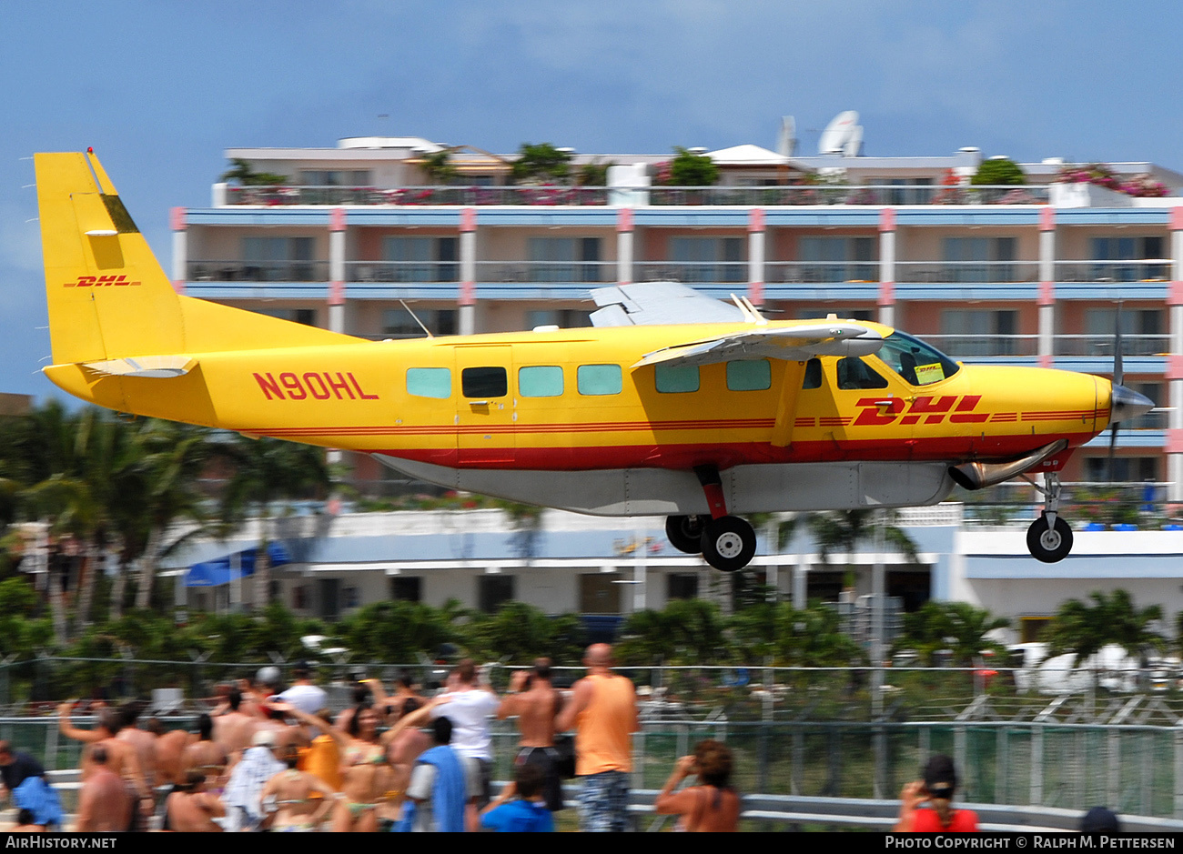 Aircraft Photo of N90HL | Cessna 208B Grand Caravan | DHL International | AirHistory.net #519018