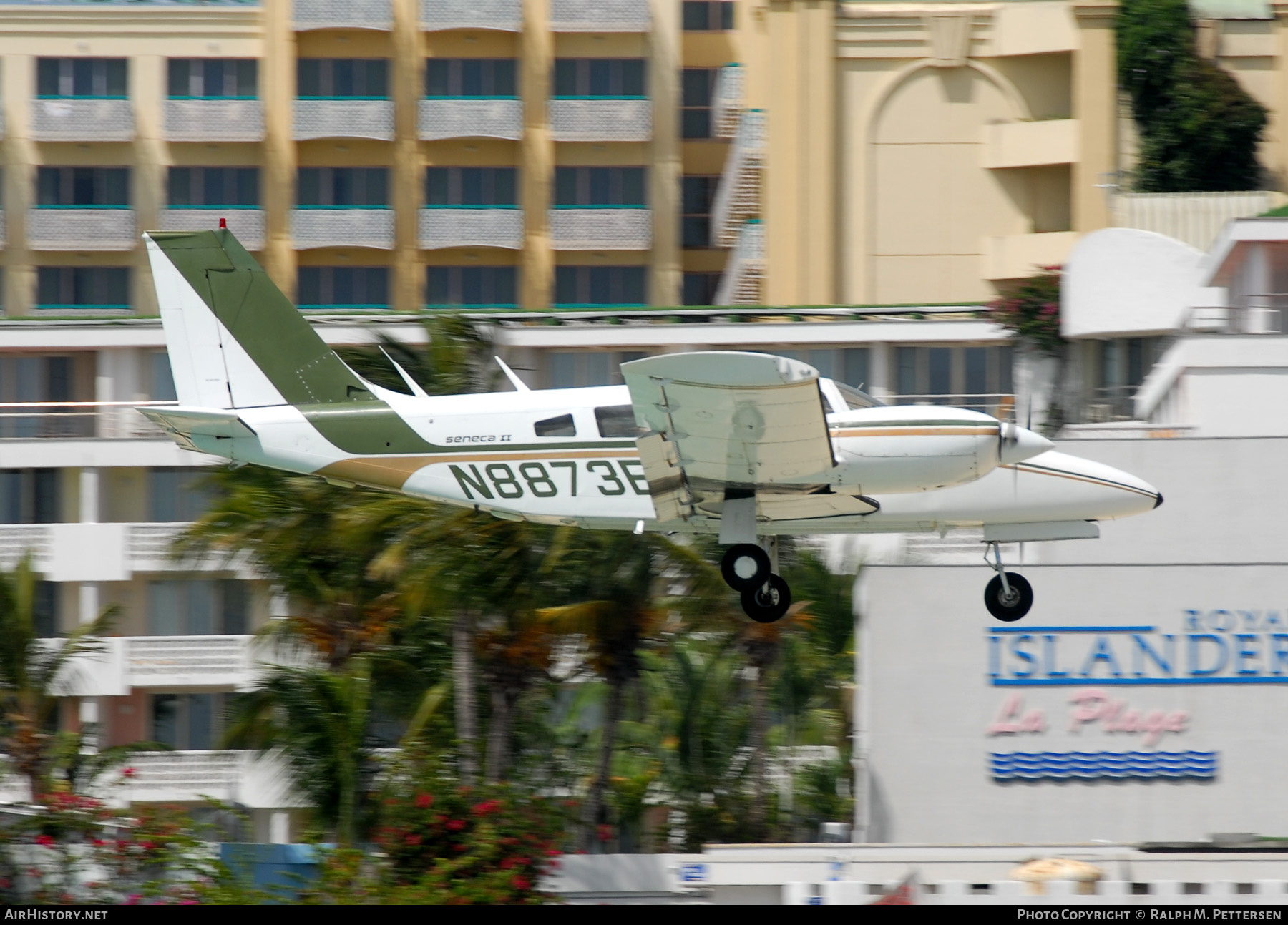 Aircraft Photo of N8873E | Piper PA-34-200T Seneca II | AirHistory.net #519021