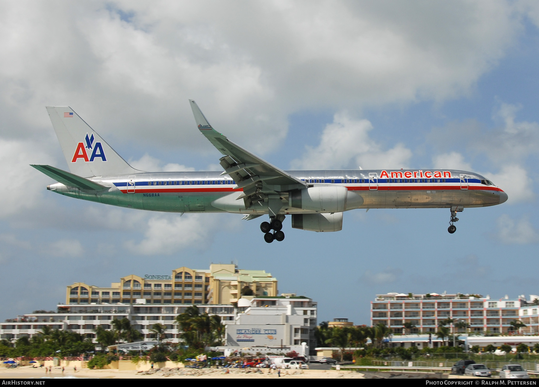 Aircraft Photo of N668AA | Boeing 757-223 | American Airlines | AirHistory.net #519034