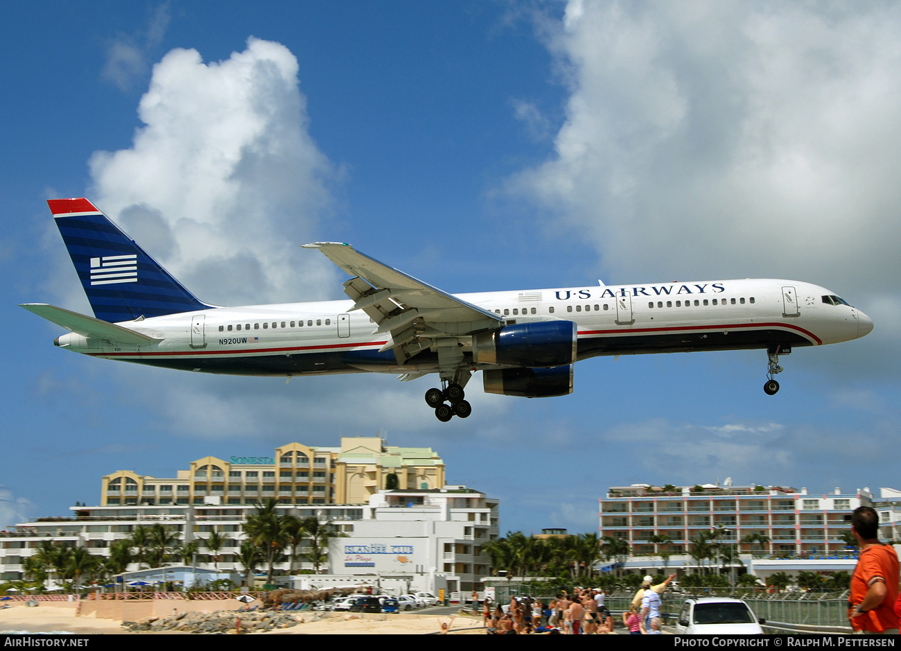 Aircraft Photo of N920UW | Boeing 757-225 | AirHistory.net #519052