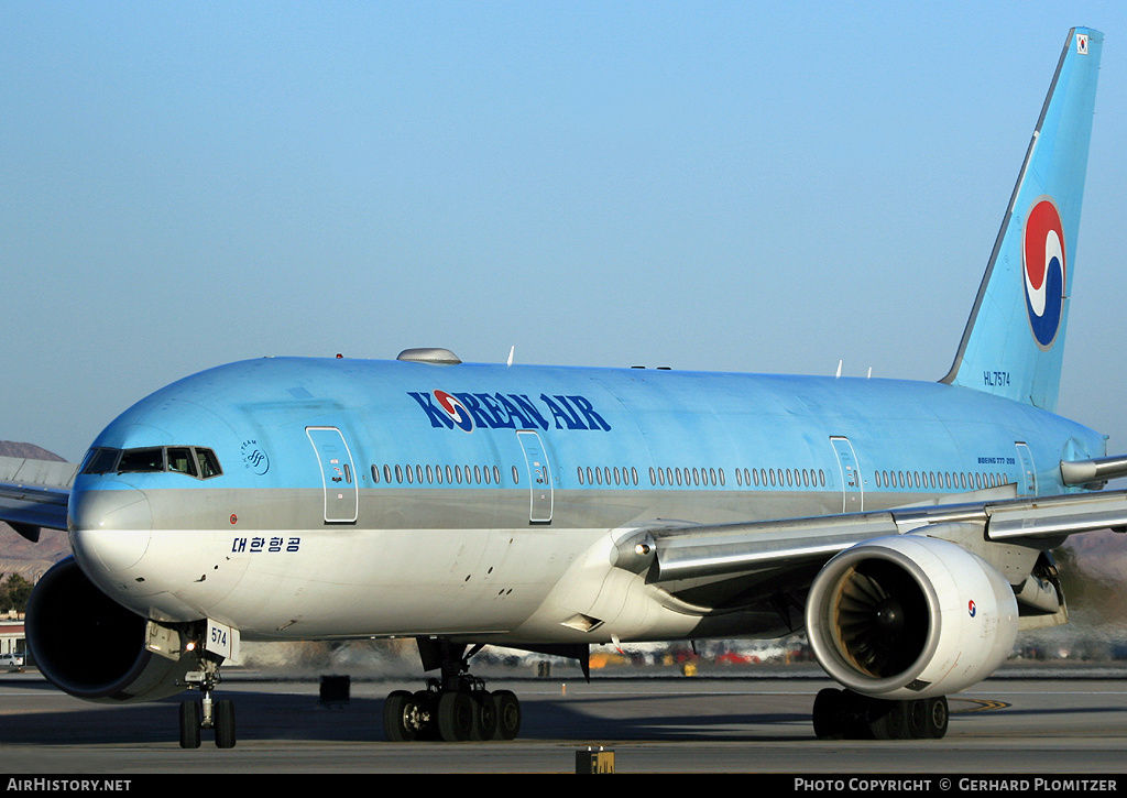 Aircraft Photo of HL7574 | Boeing 777-2B5/ER | Korean Air | AirHistory.net #519175