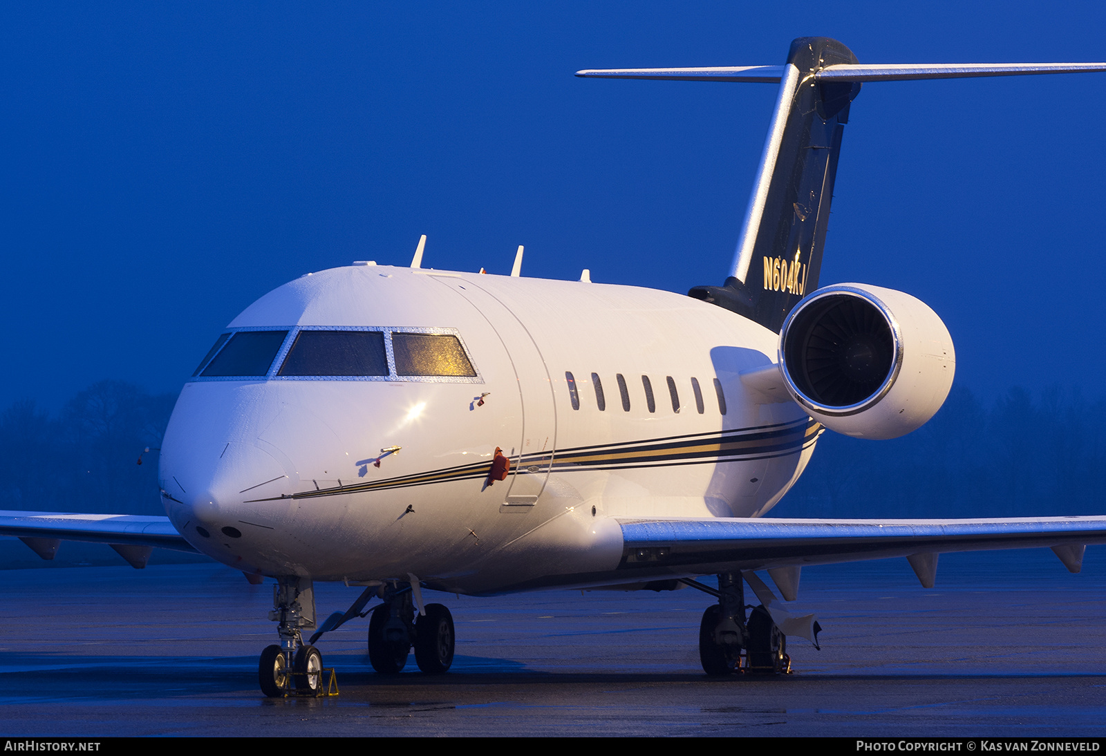 Aircraft Photo of N604KJ | Canadair Challenger 604 (CL-600-2B16) | AirHistory.net #519250