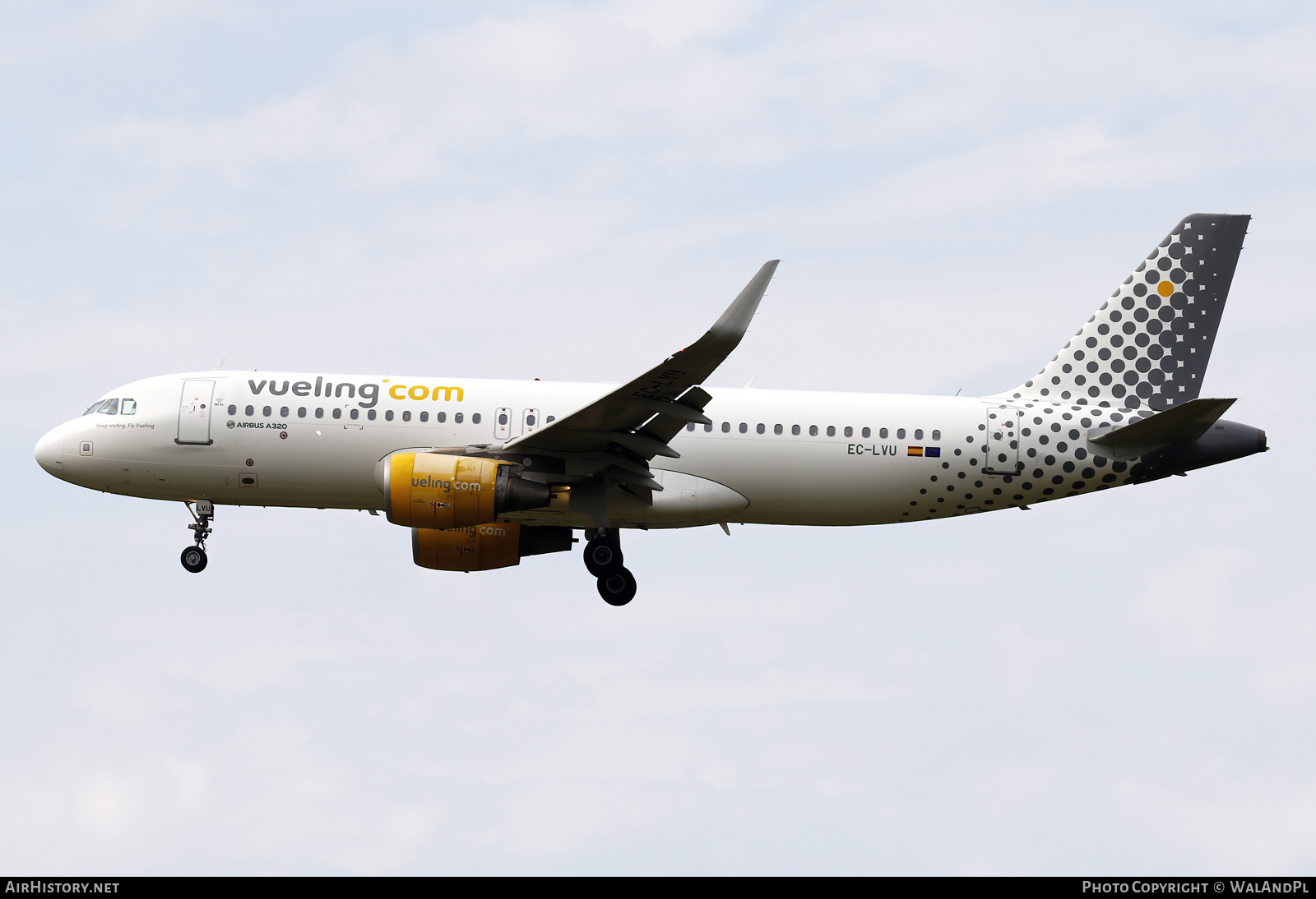 Aircraft Photo of EC-LVU | Airbus A320-214 | Vueling Airlines | AirHistory.net #519303