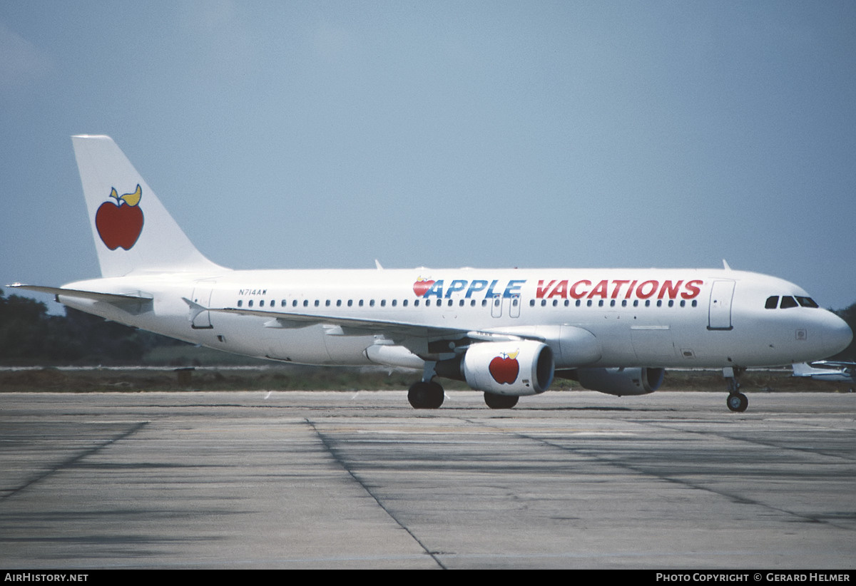 Aircraft Photo of N714AW | Airbus A320-214 | Apple Vacations | AirHistory.net #519384